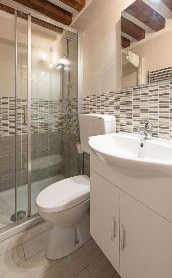 Ca' Leoncino - Venice Canal Front Apartment Bagian luar foto