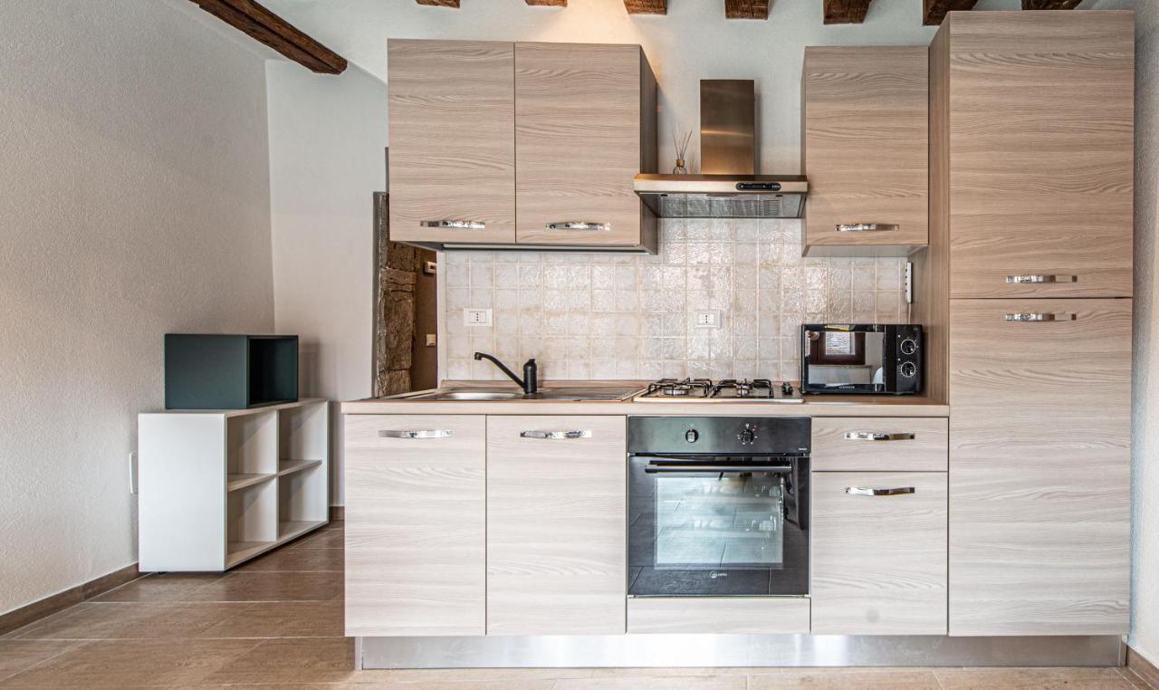 Ca' Leoncino - Venice Canal Front Apartment Bagian luar foto